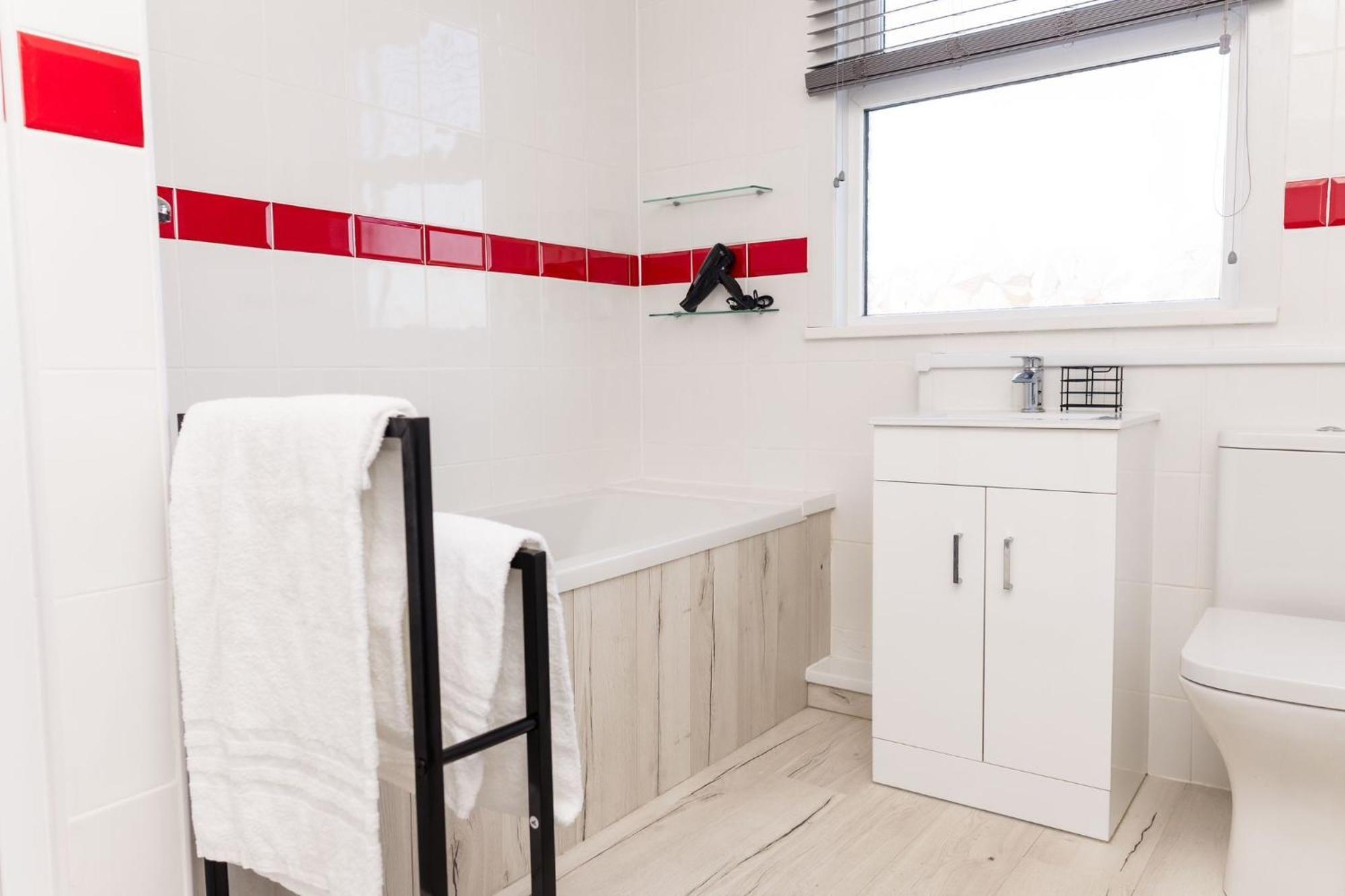 Muriel Retreat - Central Location - Free Parking, Fast Wifi, Smarttv With Netflix By Yoko Property Redcar Exterior foto